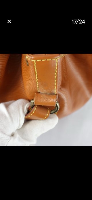 Bolso Louis Vuitton Petit Noe color caramelo
