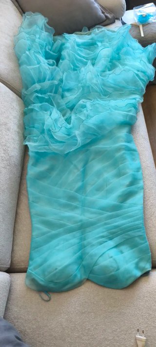 Vestido de fiesta con volantes