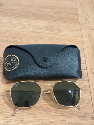 Gafas de sol Ray-Ban doradas y verdes