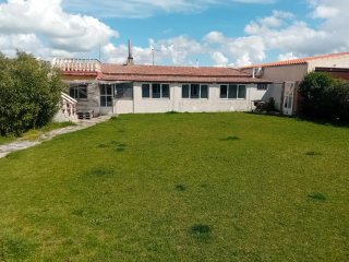 Casa con jardin  para celebraciones