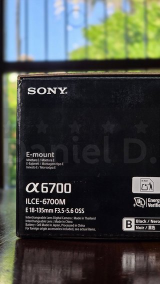 NUEVA Cámara Sony A6700 + Obj Sony 18-135mm