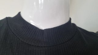 Blusa negra con volantes