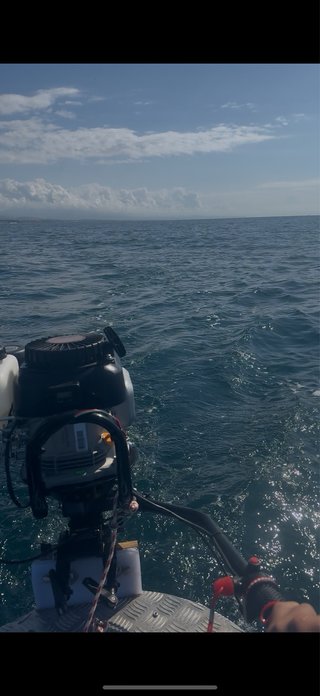 Kayak con motor 3.5cv 4 tiempos