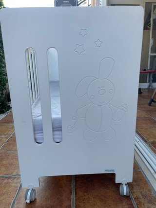 Cuna blanca con colchón