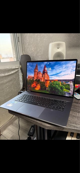 MSI Creator Z17 A12UGST Portátil