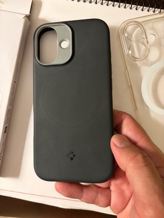 Fundas Spigen y JETech iPhone 17