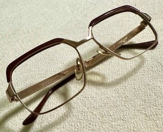 Años 70, 4 monturas de gafas nuevas Barbudo.