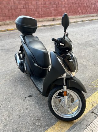 Honda SH125i Scoopy Negra.