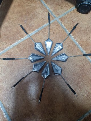 Plomos de pesca pirámide 130g 1 x 1,50€ 5 x 5€