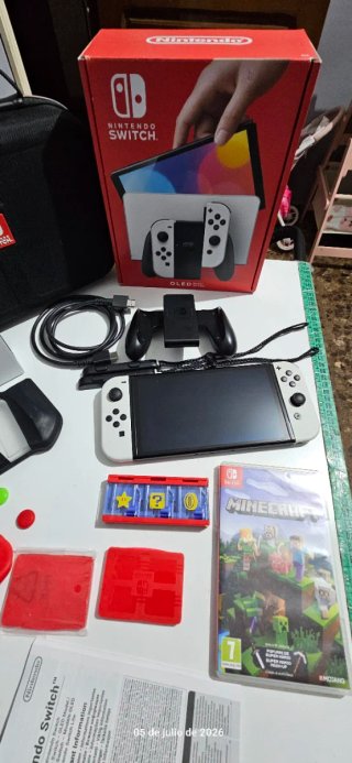 Nintendo Switch OLED + Minecraft