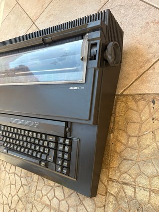 Macchina da scrivere Olivetti ET 111 Vintage 1980
