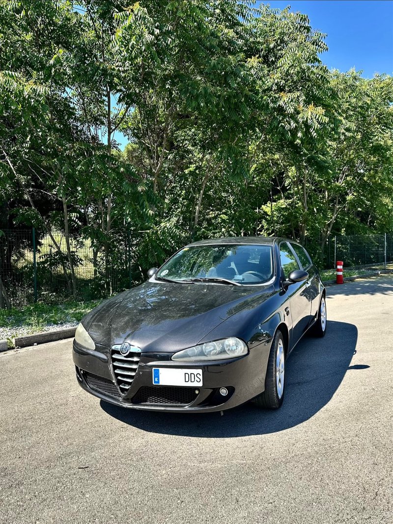 Alfa Romeo 147 2005 - foto 1