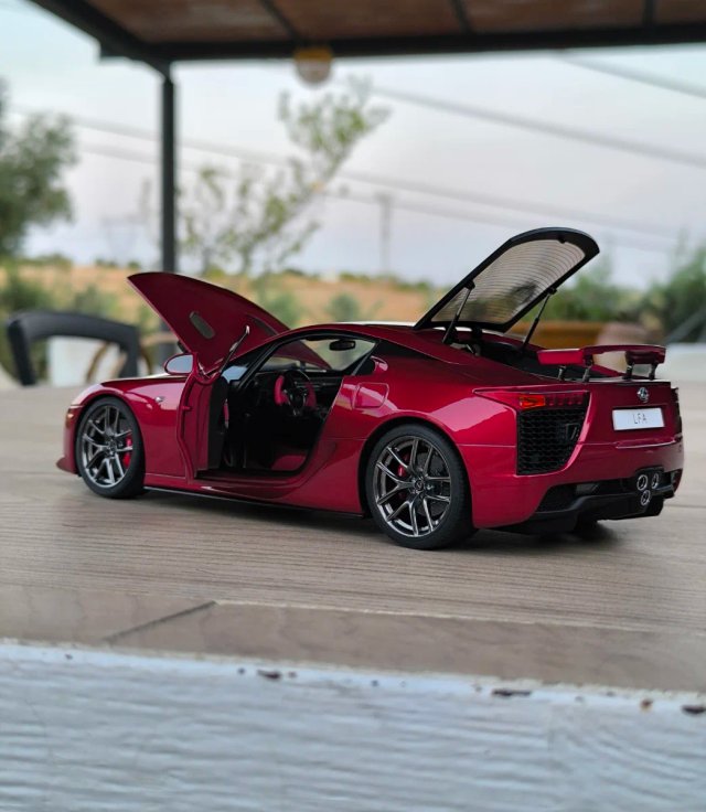1:18 Lexus LFA, AutoArt