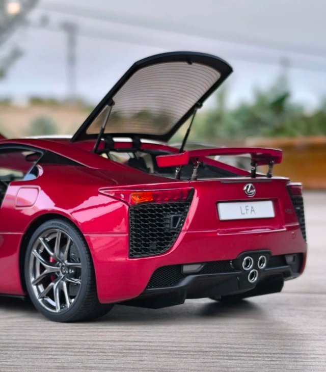 1:18 Lexus LFA, AutoArt