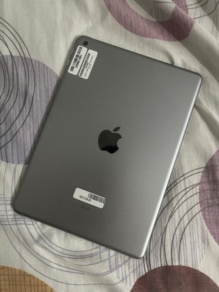 iPad 9.7 5ta Gen 32GB Gris Espacial