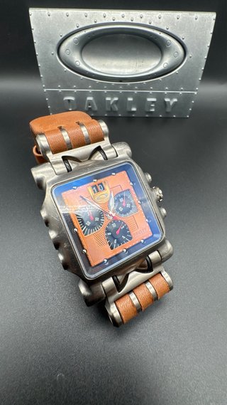 Lote Oakley Penny Cooper y Time Tank