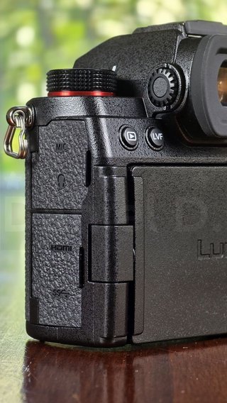 Cámara Panasonic LUMIX S5D IMPOLUTA
