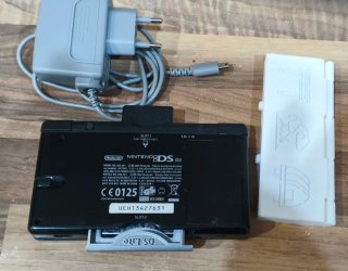 Nintendo DS Lite Negra + Cargador y 3 Juegos