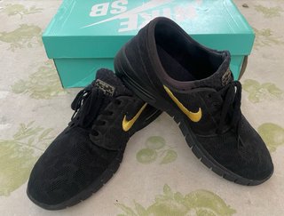 Nike SB Janoski Max Negro/Dorado