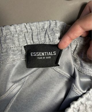 Pantalones cortos ESSENTIALS grises talla S