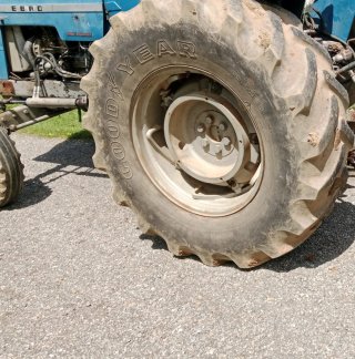 Tractor Ebro 480