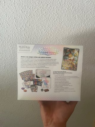 Pokemon etb Evoluciones Prismáticas señlada esp