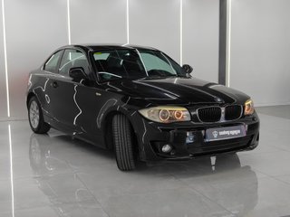 BMW Serie 1 118d 2012 Coupe nacional LCI con Xenon