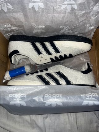 Adidas Zapatilla Negra y Blanca