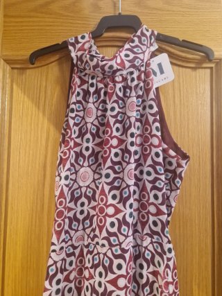 Vestido fiesta estampado cuello halter sin uso