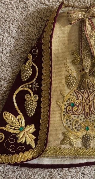 Terno bordado oro Virgen y Niño Jesús