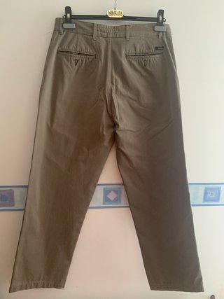 Pantalón de hombre verde oliva
