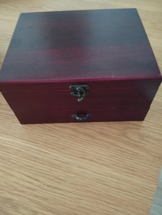 Caja abrebotellas madera y metal