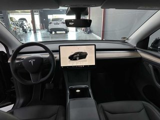 Tesla Model Y Dual Motor Gran Autonomía AP Mejorado y Bola