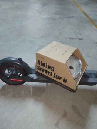 Patinete Xiaomi M365 como nuevo! Con casco!!
