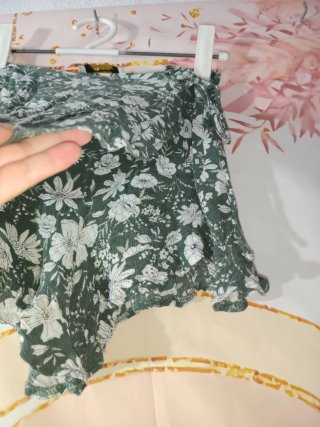 Falda pantalón floral verde y blanco T.XS