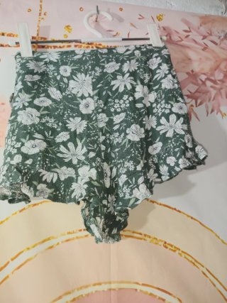 Falda pantalón floral verde y blanco T.XS