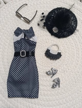 Accesorios Barbie: Vestido, Bolso, Zapatos y Gafas