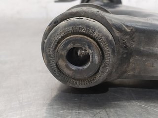 BRAZO SUSPENSION INFERIOR DELANTERO IZQUIERDO MAZ