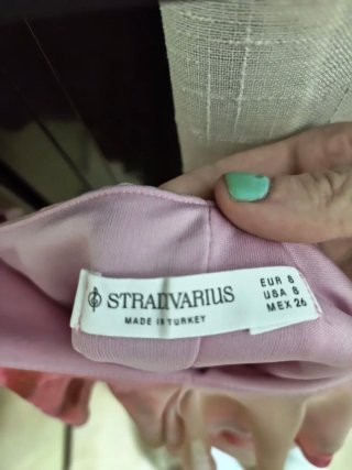 Vestido corto Stradivarius rosa