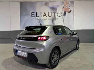Peugeot 208 2021