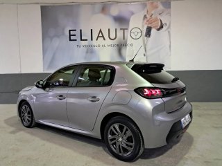 Peugeot 208 2021