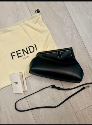 Borsa Fendi First nera con dettagli oro