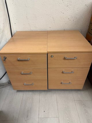 Cajonera de madera con 4 cajones