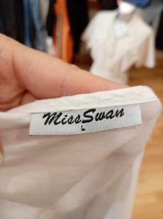 Blusa Mice Swan bordada blanca Talla L