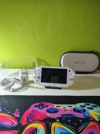 PlayStation Vita 64GB Henkaku (Japan)