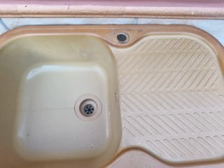 Fregadero un seno y escurridor beige