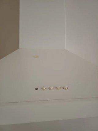 Cocina con vitrocerámica y fregadero