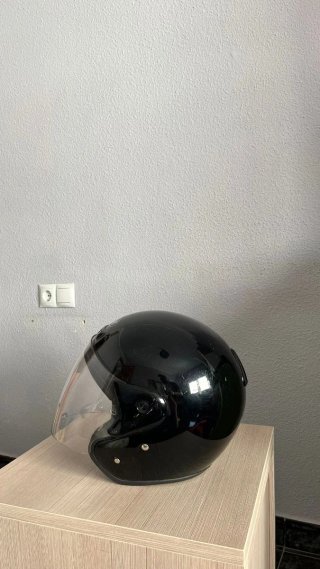Casco de moto negro LEVIOR