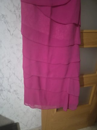 Vestido rosa de capas