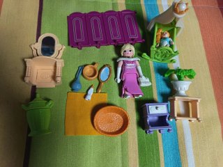 Lote Playmobil: Muñeca, Cuna, Muebles y Accesorios